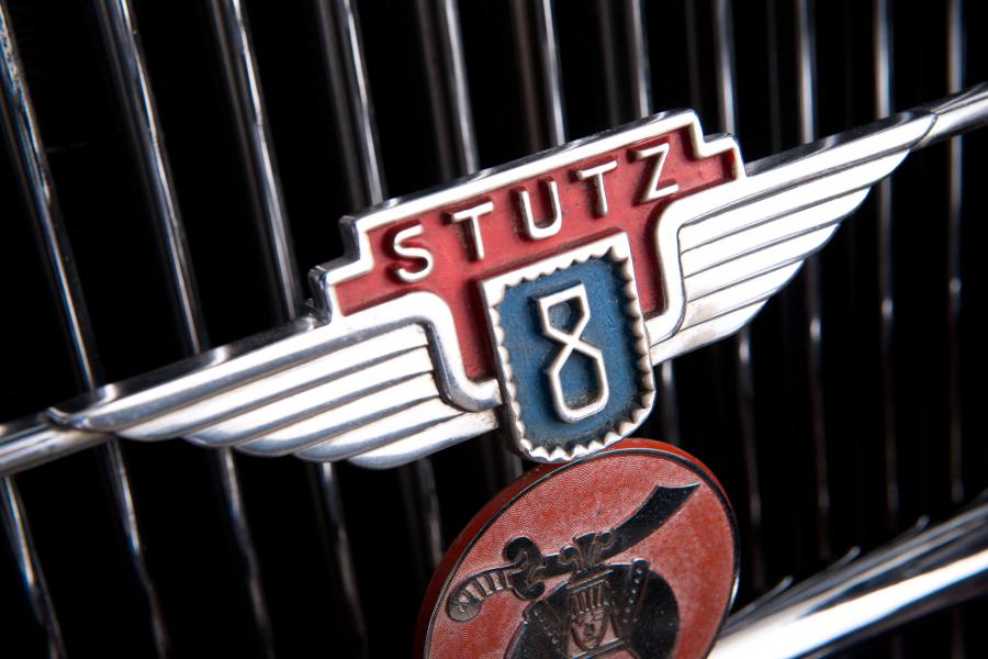 Логотип Stutz Model MB SV16 Convertible Coupe by Derham 1931 года  (фото 28 из 29)